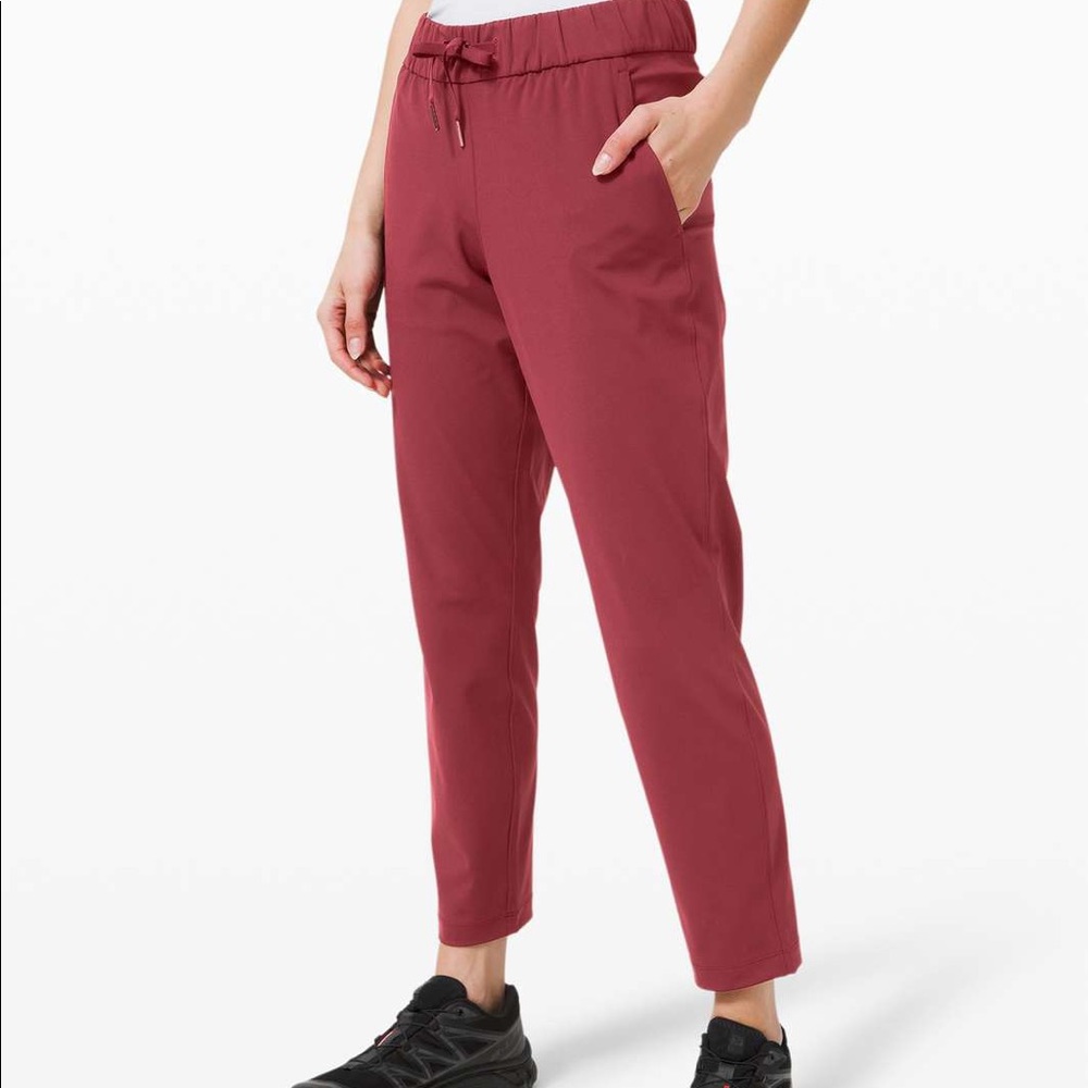 Chianti On The Fly 7/8 Lululemon Pants Size 8